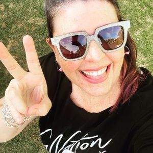 Meet your Posher, Sharon